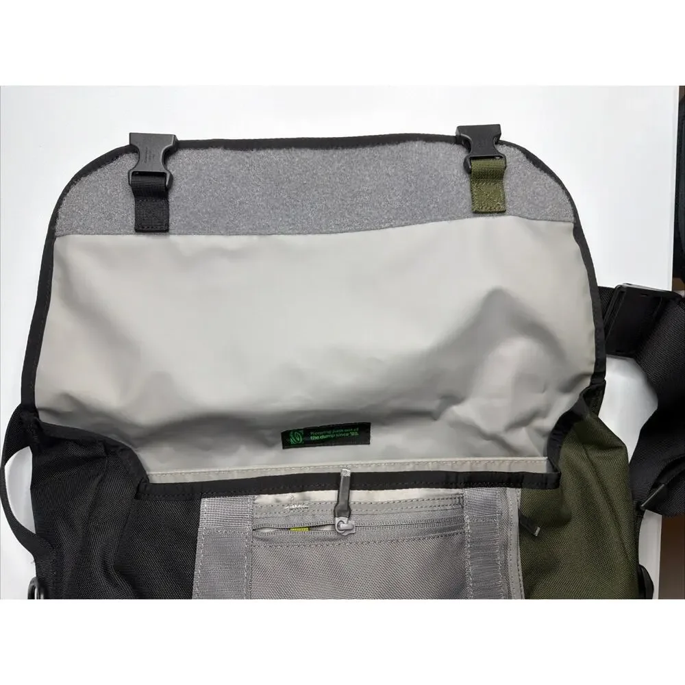 NWOT TimBuk2 Medium Classic Messenger Bag in Eco Army Pop